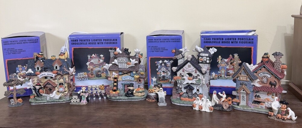 Vintage 1994 Ghoulsville Halloween Village COMPLETE SET 4 Houses Boxes Figurine